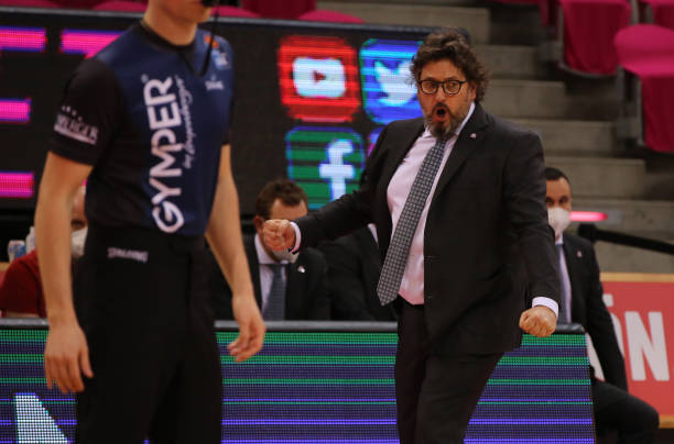 扬科维奇 扬科维奇