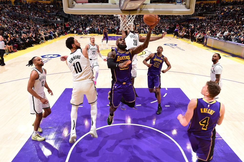 每体：巴萨原本想26年签塞斯科接班莱万 结果被曼联捷足先登